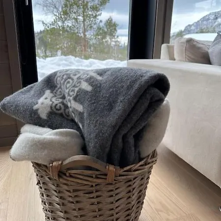 Luxurious Family Close To Trolltunga, Odda *